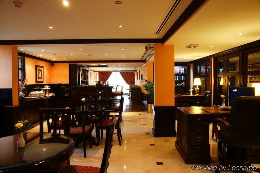 فندق وسبا أربيان كورت يارد 4*