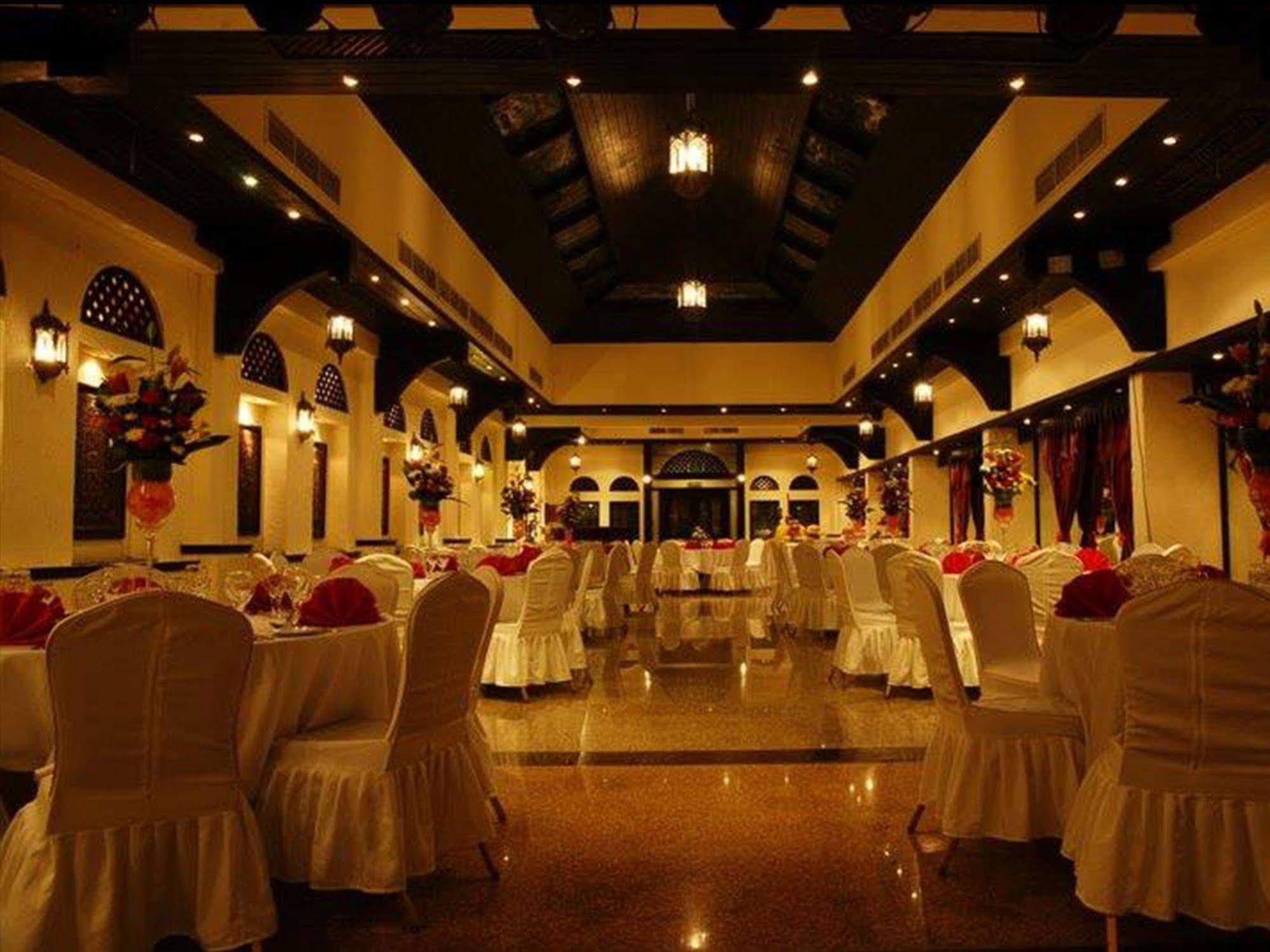Hotel Arabian Courtyard & 4*